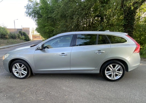 Volvo V60 cena 24900 przebieg: 177000, rok produkcji 2012 z Białogard małe 301